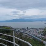 Homem cai de 15 metros ao tirar fotos em mirante de Florianópolis