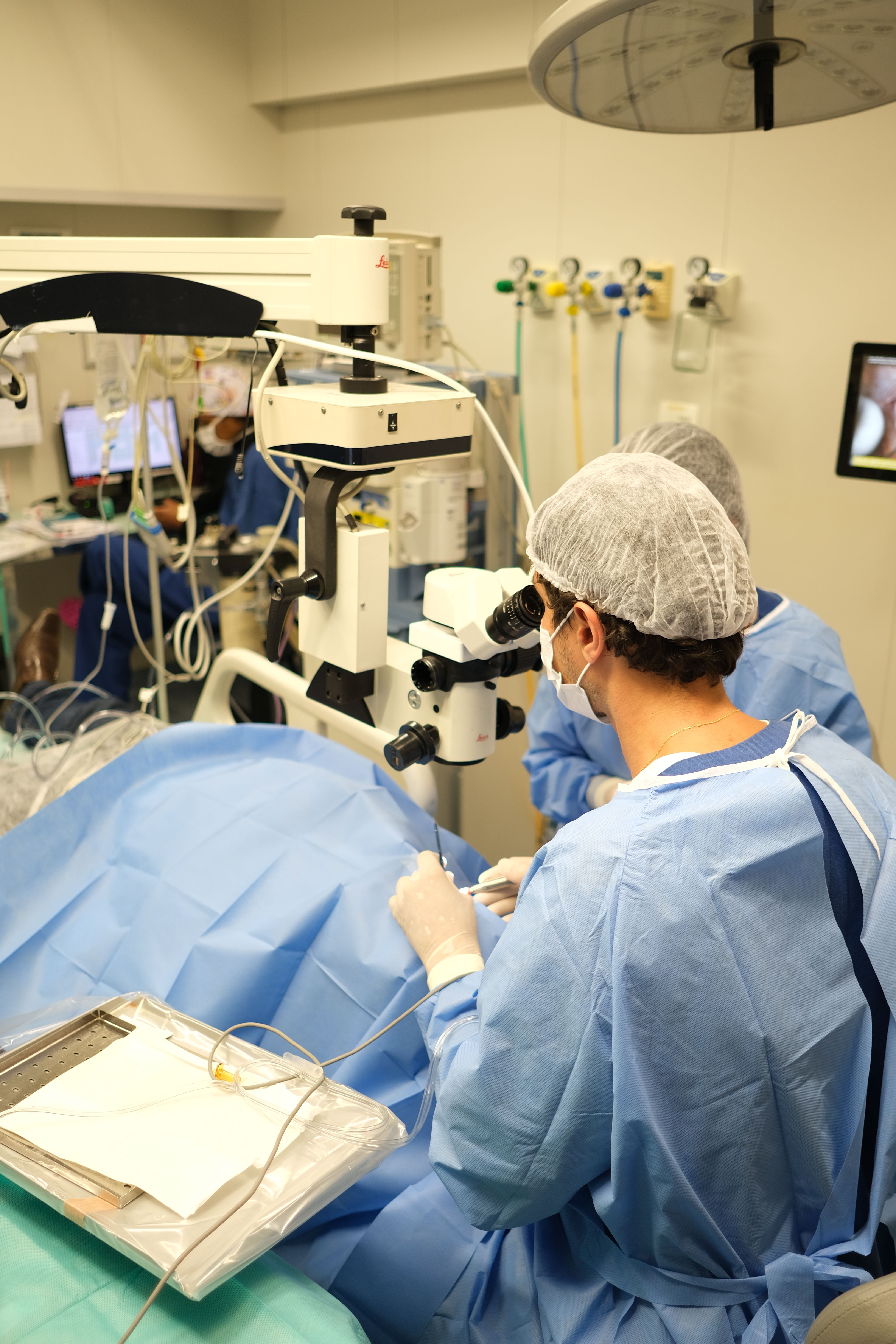 Hospital referência em BH recebe médicas ucranianas para aprenderem técnica desenvolvida em MG 