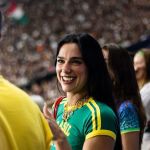 Dua Lipa toma atitude ao ver festa da torcida do Fluminense, e clube reage nas redes