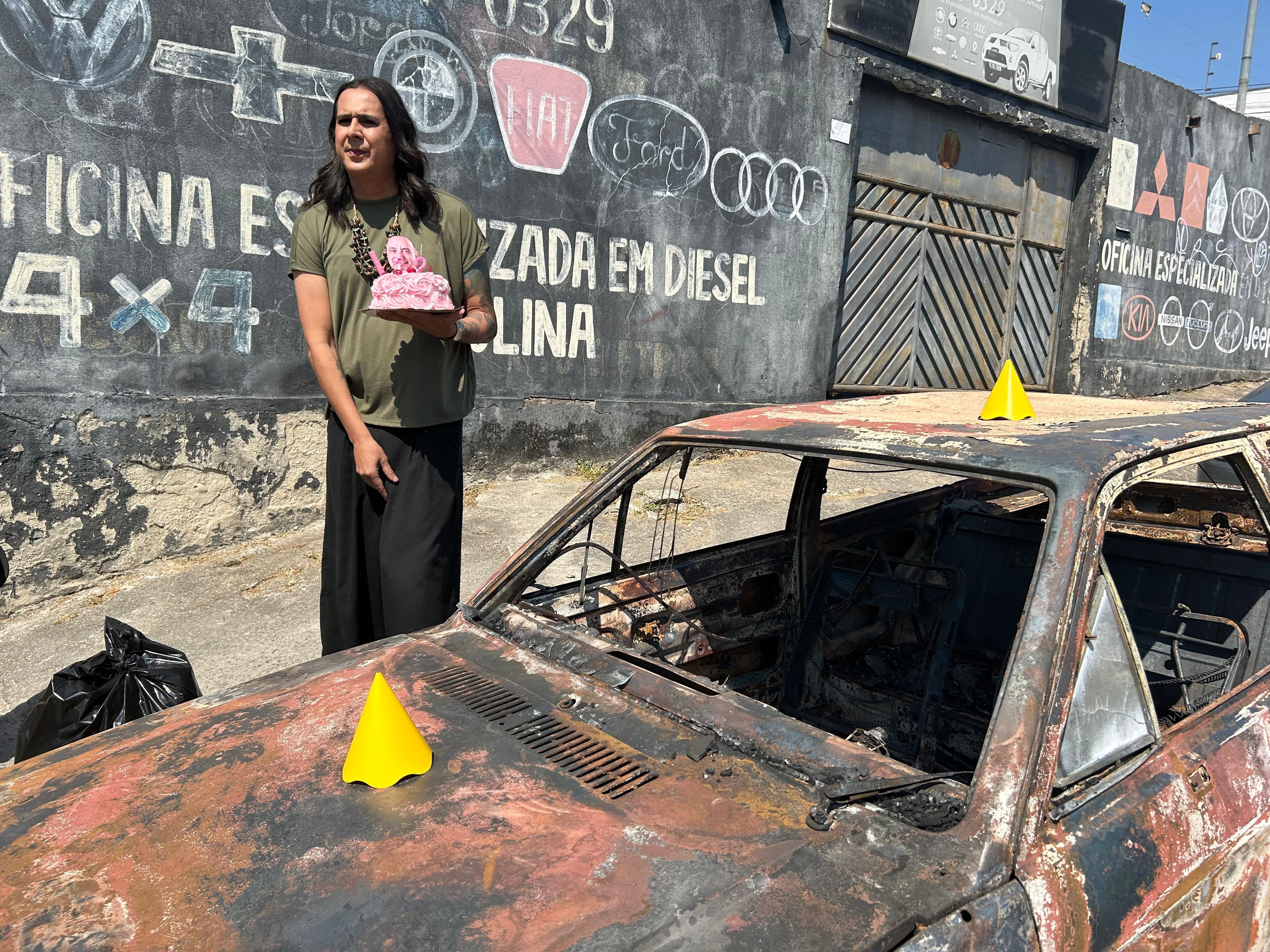 Duda Salabert canta parabéns para carro abandonado e não descarta união da esquerda