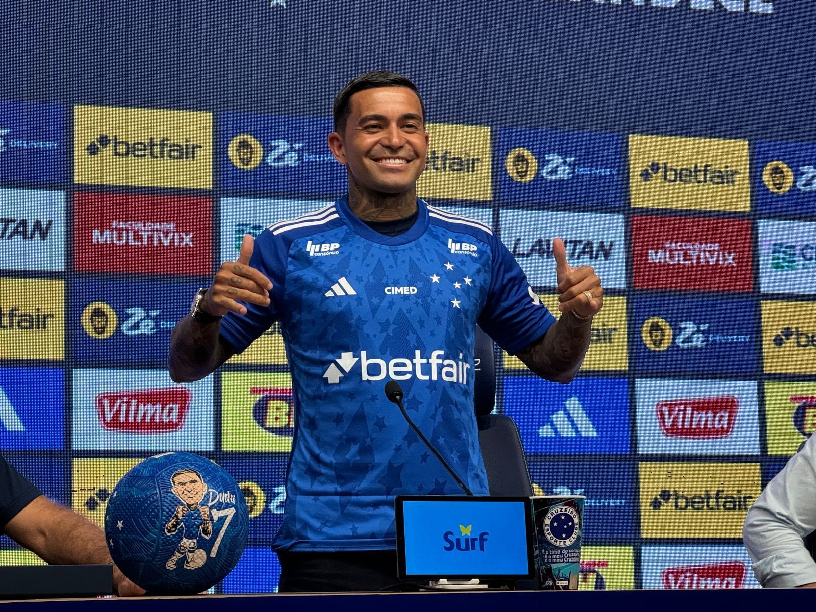 Leila detona Dudu e diz que jogador do Cruzeiro deu prejuízo milionário ao Palmeiras