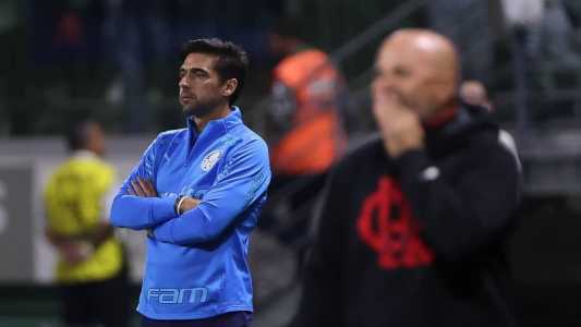 Duelo foi paralisado duas vezes no primeiro tempo