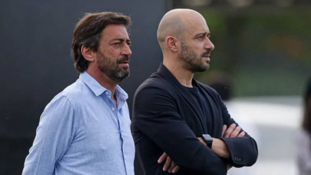 Árbitro de Grêmio x Corinthians diz que Duilio precisou ser contido por policiais