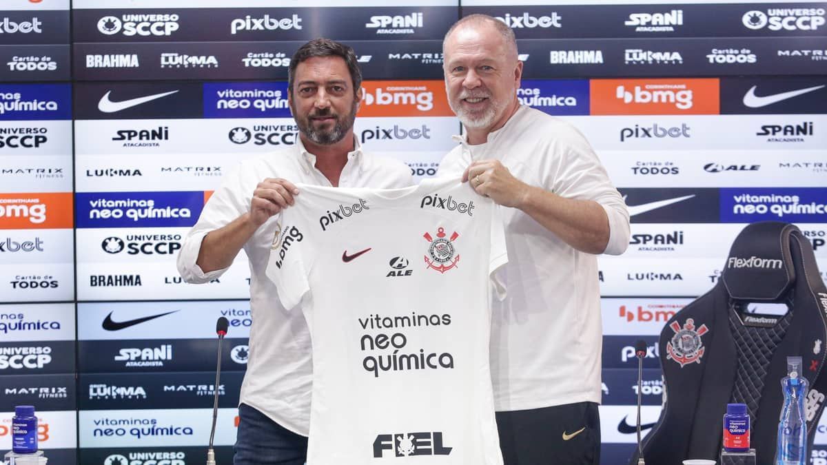Presidente do Corinthians se desculpa por antiga desavença com  Mano Menezes