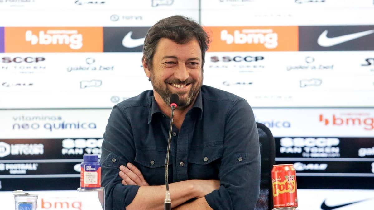 Presidente do Corinthians agradece ao Zenit por negociações
