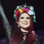 Dulce Maria homenageia Frida Kahlo, sua tia-avó, em show do RBD