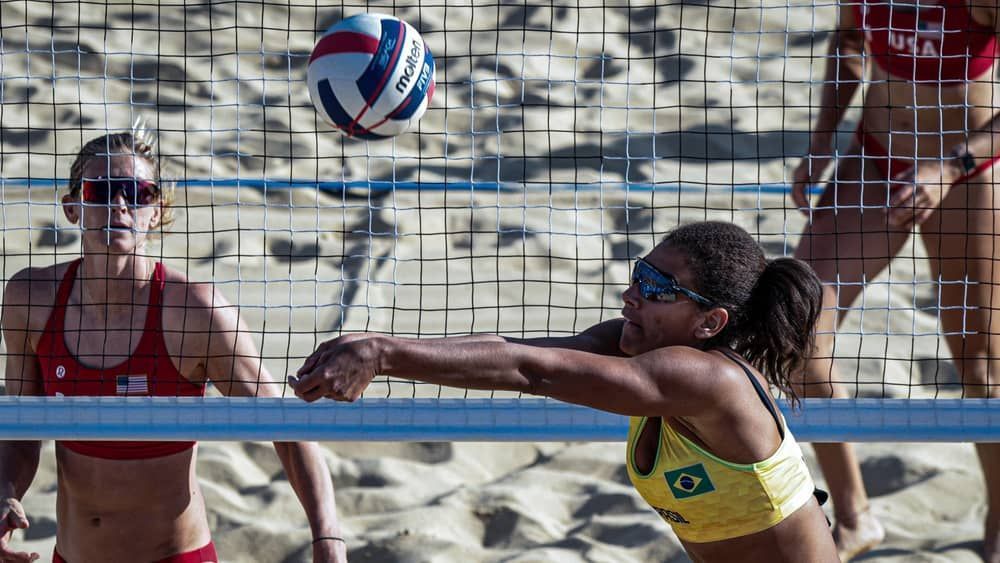 Vôlei de praia no Pan: Duda e Ana Patrícia vencem dupla estadunidense e garantem vaga 