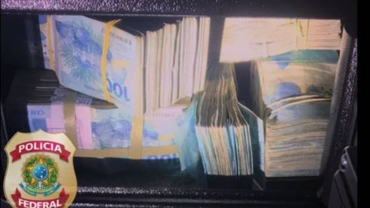 Dupla é alvo de operação da Polícia Federal por suposto envolvimento com organização criminosa que atua no tráfico internacional de drogas