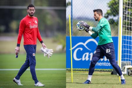 Cleiton, goleiro do RB Bragantino, e Marcos Felipe, goleiro do Bahia
