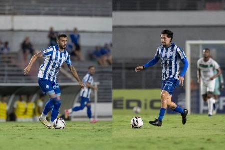 Camacho (à esq.) e Gustavo Nicola em ação pelo CSA