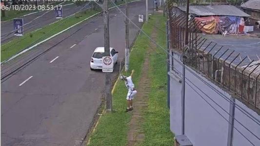 Ação foi flagrada por câmeras de vigilância da Secretaria Municipal de Segurança