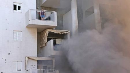 Moradores relataram a mídia local que homens armados bateram "de porta em porta" atrás de civis