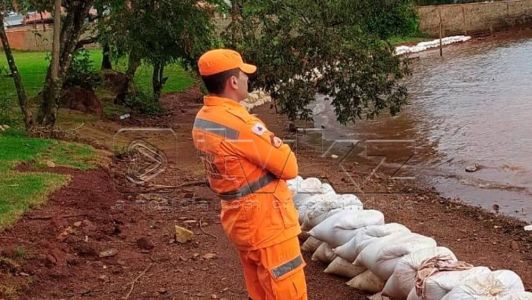Segundo testemunhas, antes de entrar na água, a vítima teria dito que iria pular da ponte e atravessar o rio