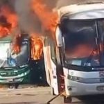 Número de ônibus incendiados no Rio aumenta; mais de 32 escolas têm aulas suspensas