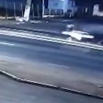 Vídeo: catadora morre após ser atropelada por carro em Cuiabá (MT) 
