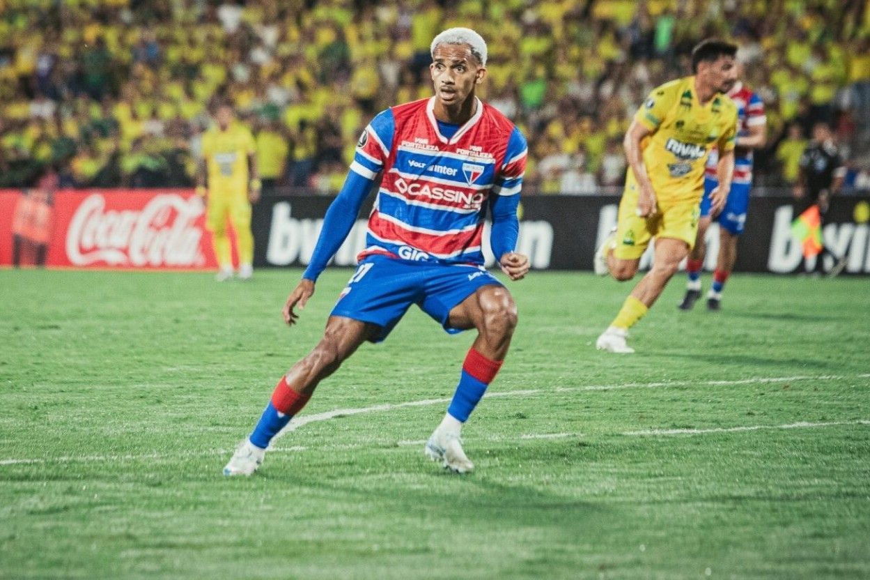 Fortaleza oficializa venda de ex-Atlético para rival do Bahia na Sul-Americana