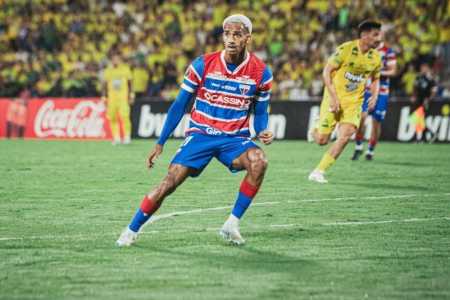 Dylan Borrero em campo pelo Fortaleza, na Copa Libertadores
