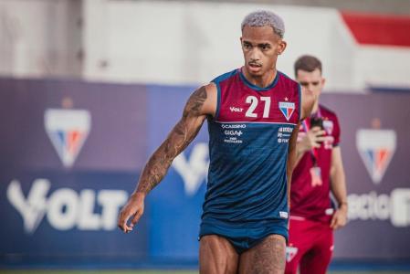 Dylan Borrero em treino do Fortaleza
