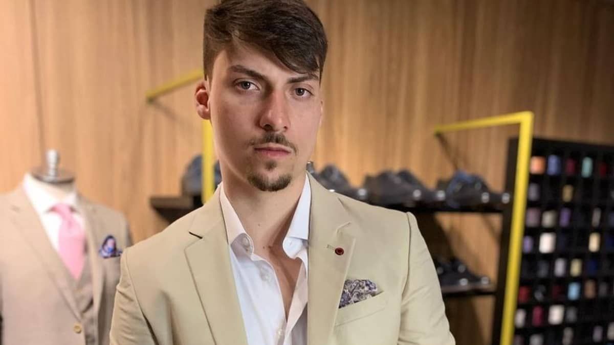 Justiça manda bloquear R$ 360 mil em bens de Jair Renan Bolsonaro por dívida com banco