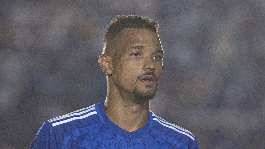 Zé Ivaldo admite erro e manda recado à torcida do Cruzeiro