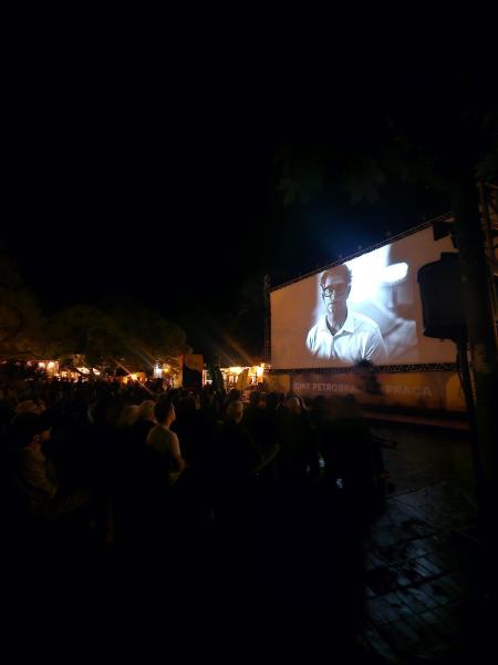 Exibição na praça no último sábado (24)