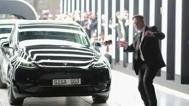 Carro de Elon Musk lidera vendas globais em 2024
