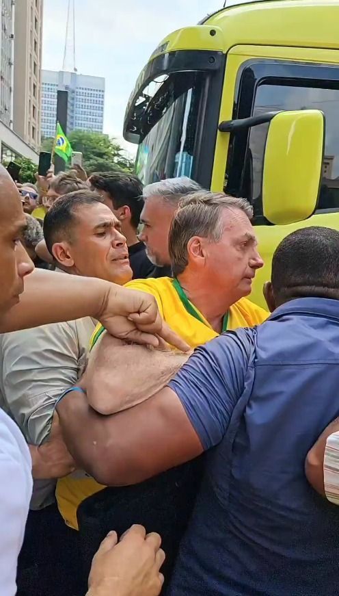 Bolsonaro na Paulista: ex-presidente chega a ato em busca de demonstração de força política