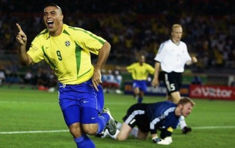 Ronaldo comemora gol na final da Copa do Mundo de 2002