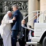 Papa Francisco conta histórias dos bastidores do Vaticano em sua nova autobiografia