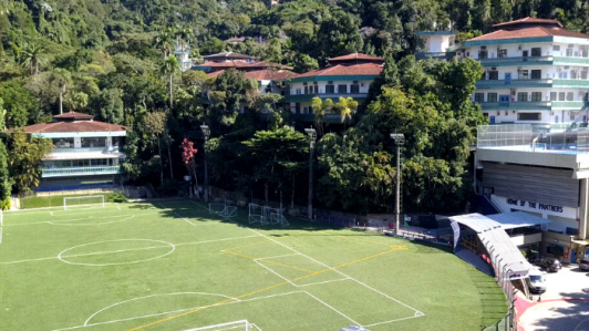 Justiça do RJ condena Escola Americana, diretor e ex-professora por cyberbullying | CNN Brasil