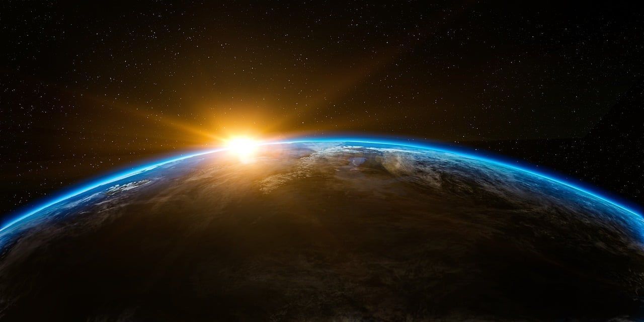EUA emitem alerta sobre suporta arma nuclear espacial desenvolvida pela Rússia; entenda