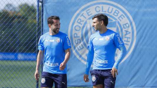 Everton Ribeiro e Acevedo durante treino do Bahia