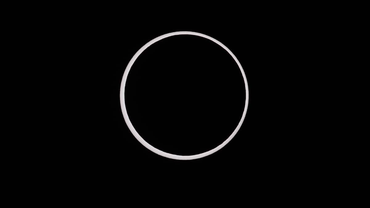 Por que não posso assistir eclipse solar a olho nu? Oftalmologista explica