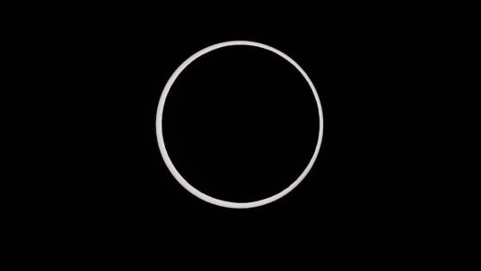 Eclipse solar anular já pode ser observado