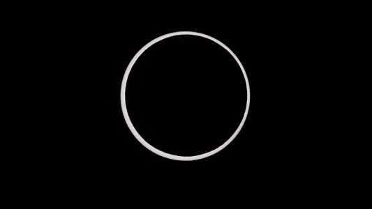 Eclipse solar anular já pode ser observado