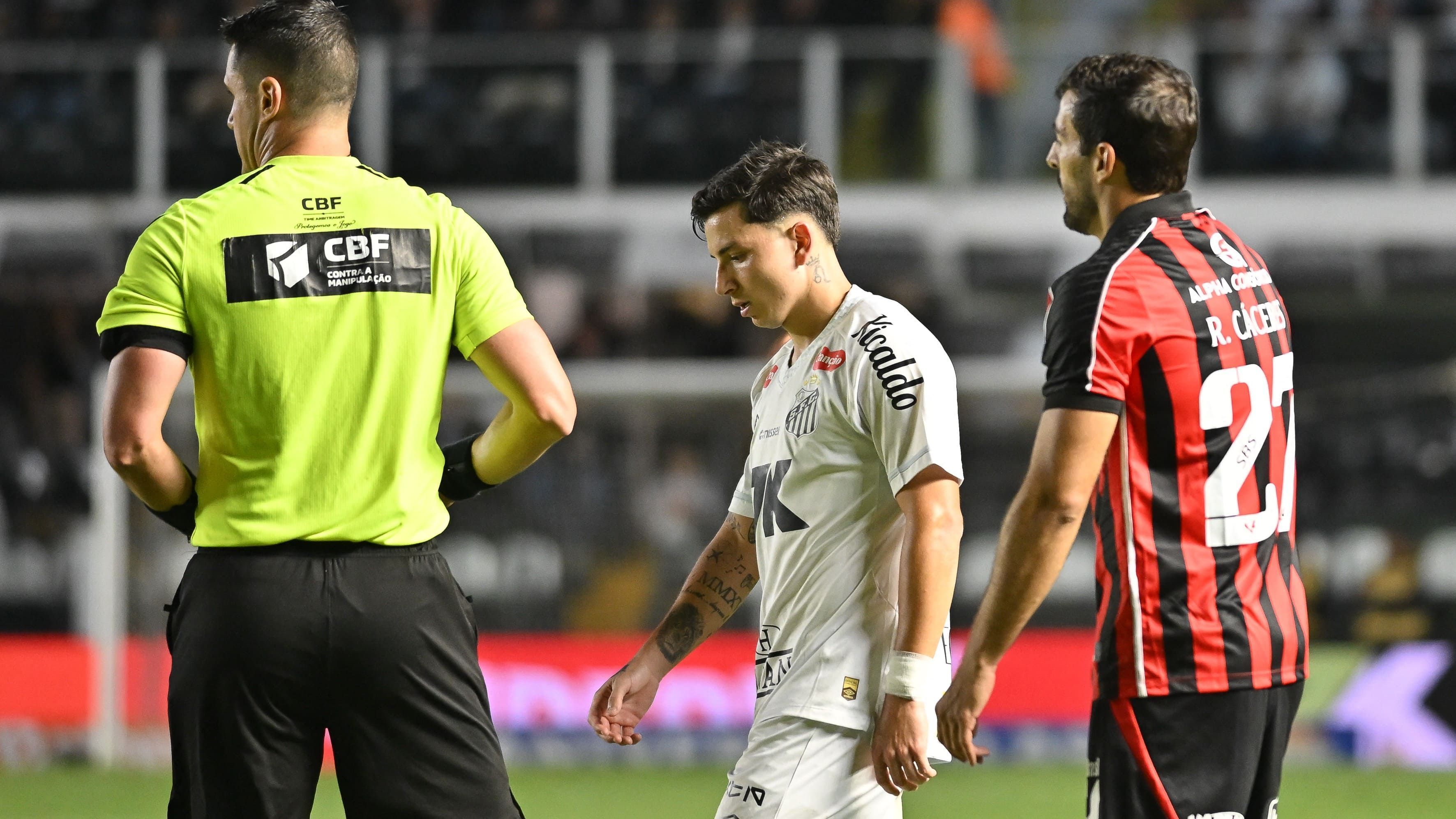 Vitória perde titular para jogo contra o Corinthians pelo Brasileirão