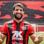 Vitória apresenta novo reforço, que é amigo de ex-capitão do clube