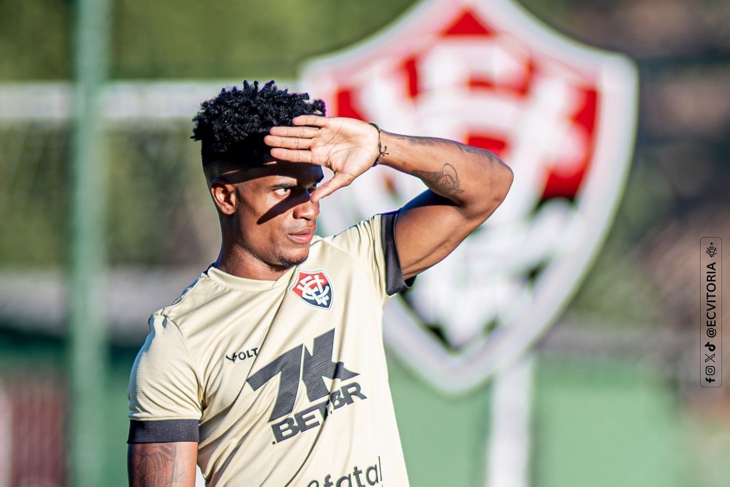 Escalação do Vitória: Carpini faz suspense e pode surpreender contra o Bahia