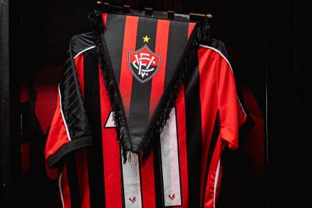 Camisa de Osvaldo no vestiário do Baradão