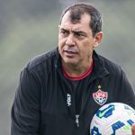 Carille comanda primeiro treino no Vitória; veja provável escalação contra o Inter
