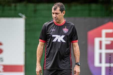 Técnico Fábio Carille, durante treino do Vitória
