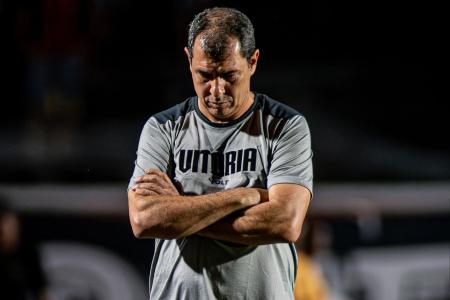 Fábio Carille, técnico do Vitória, durante jogo contra o RB Bragantino