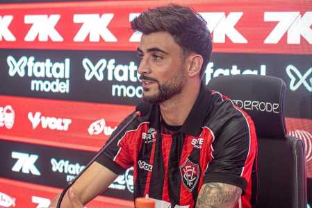Rúben Ismael durante coletiva de apresentação no Vitória