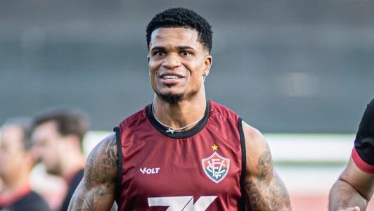 Jamerson, lateral-esquerdo do Vitória