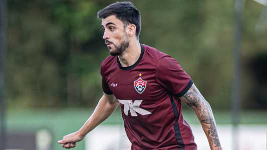 Volante Rúben Ismael durante treino do Vitória