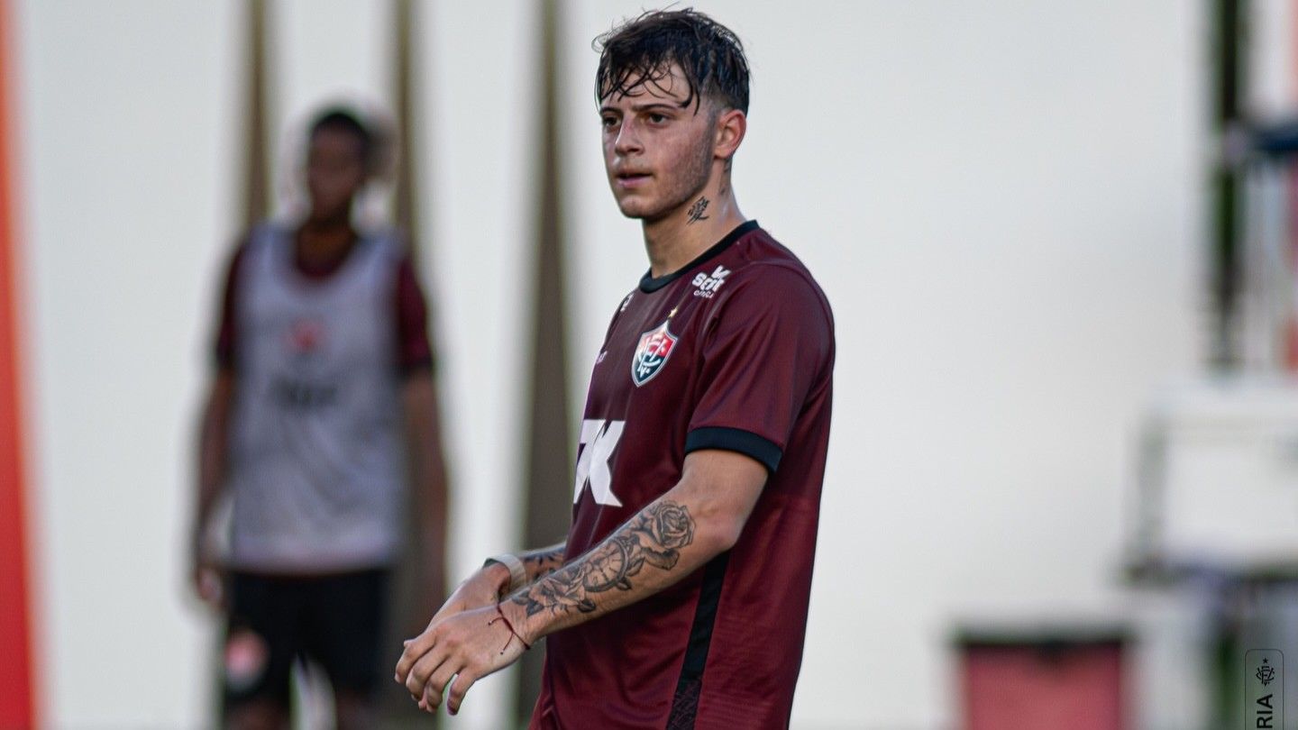 Vitória não poderá usar atacante argentino no Campeonato Baiano; entenda