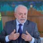 Lula defende valorização de professores: ‘Não adianta elogiar e pagar uma merreca’