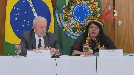 Indígenas cobram Lula por demarcação de terras e marco temporal | CNN Brasil