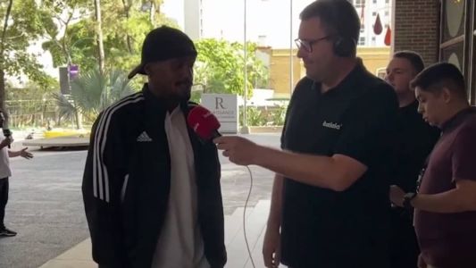 Edenílson conversou com a Itatiaia na chegada da delegação ao hotel em Caracas