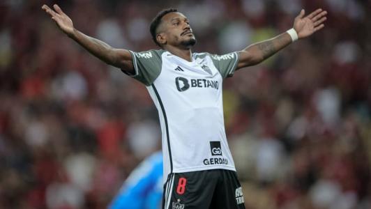 Edenílson fala sobre relação com Rever